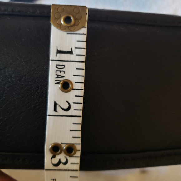 Derek Alexander Leather Central Park Crossbody. - Picture 9 of 13